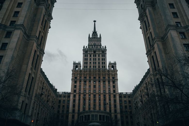 Как отличить опытное бюро от декораторской студии?